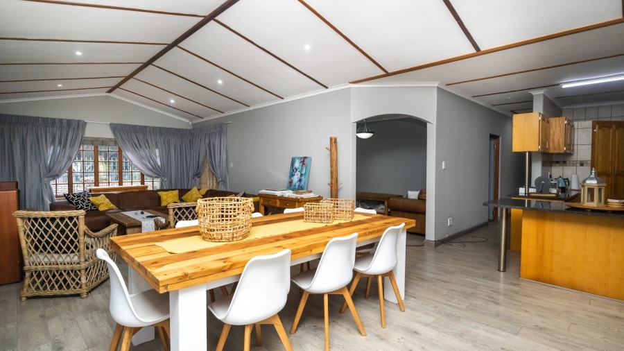 3 Bedroom Property for Sale in Safari Gardens North West